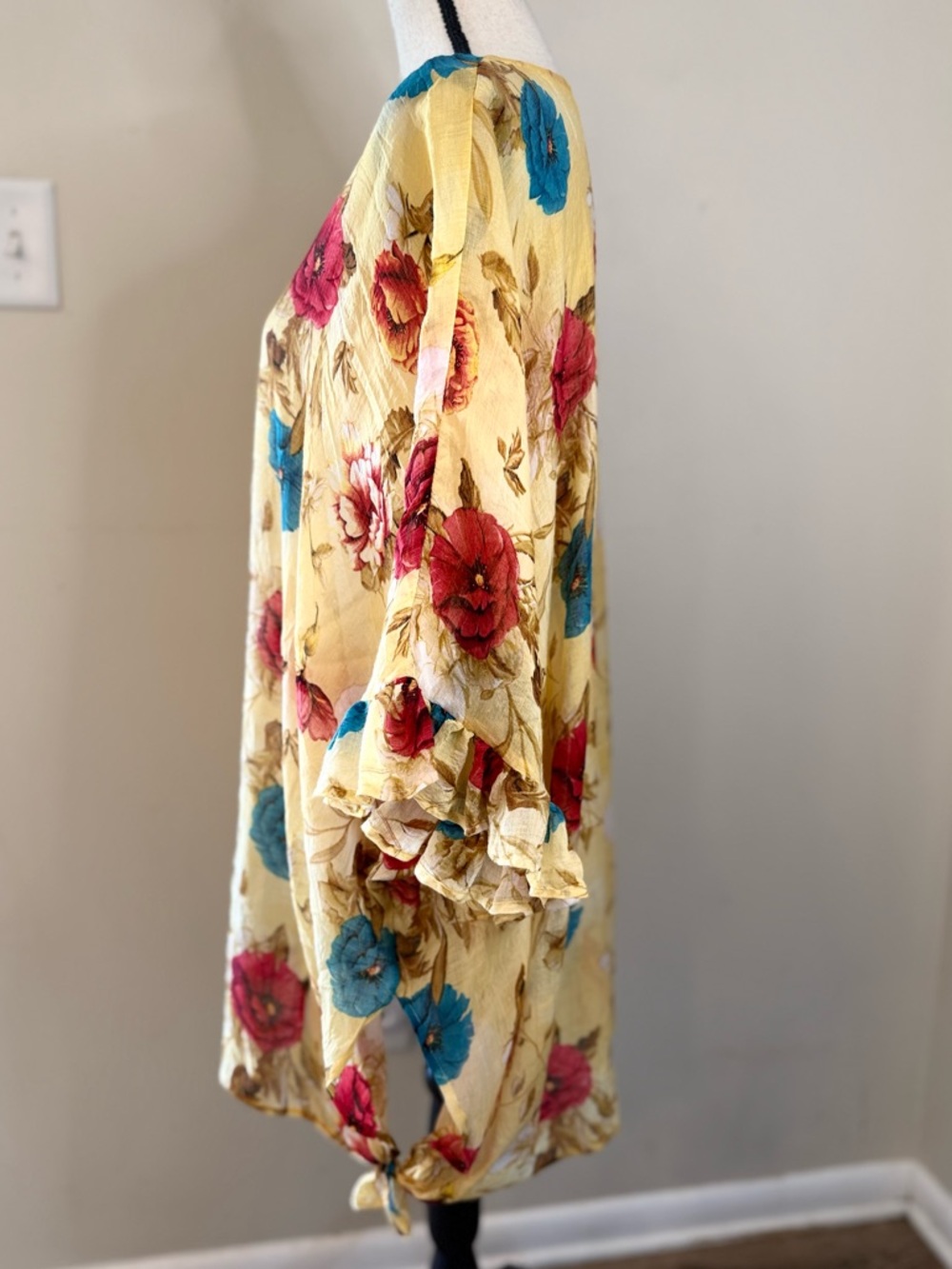 Umgee floral semi sheer swimwear beach coverup SZ M/L - Picture 3 of 11